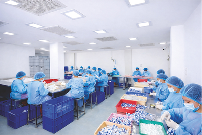 Microprocessor controlled injection moulding units for medical grade polymers
